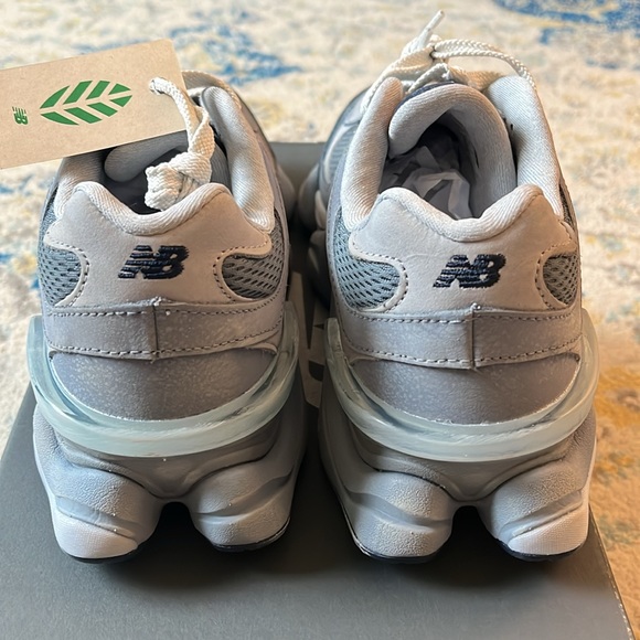 New Balance 9060 NIB Moon Daze Limited Edition Color - Picture 3 of 8